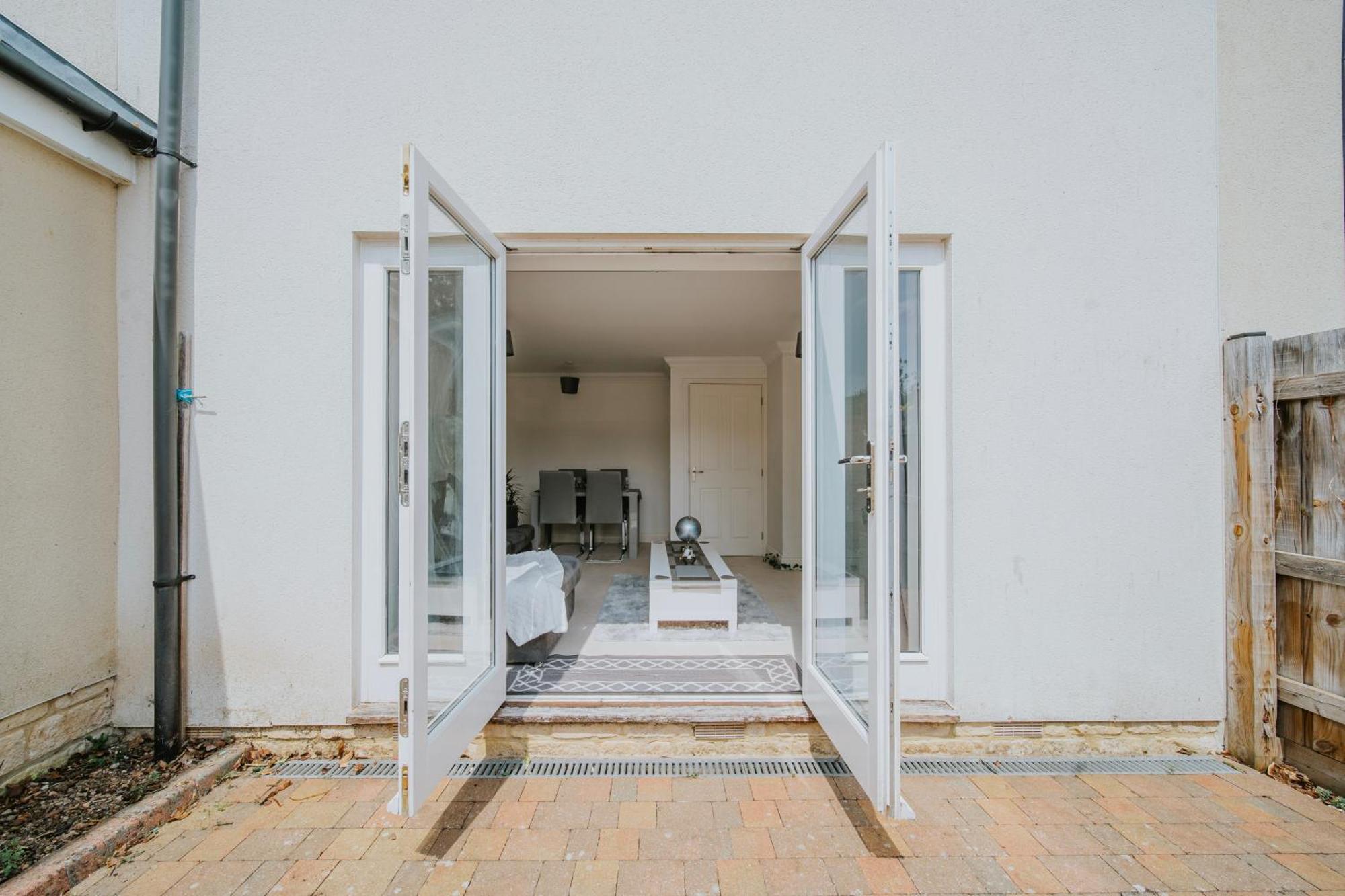 Linen Cottage- Parking, Leds, 4k Tvs, 5g Wifi And More! Bath