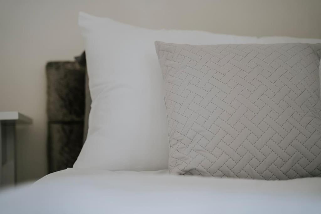 Holiday home Linen Cottage- Parking, Leds, 4k Tvs, 5g Wifi And More!