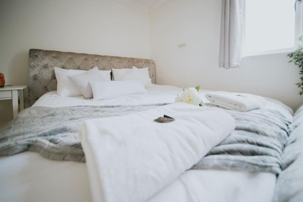 Linen Cottage- Parking, Leds, 4k Tvs, 5g Wifi And More! Holiday home *