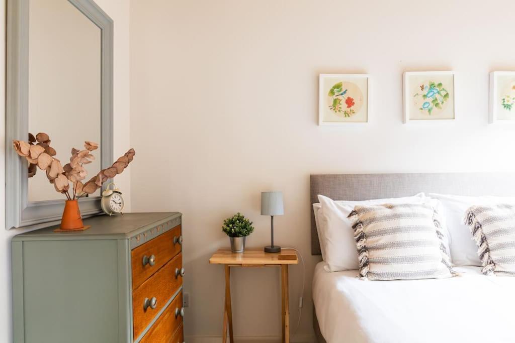 Premium House W Parking - Walk Everywhere Holiday home Bath