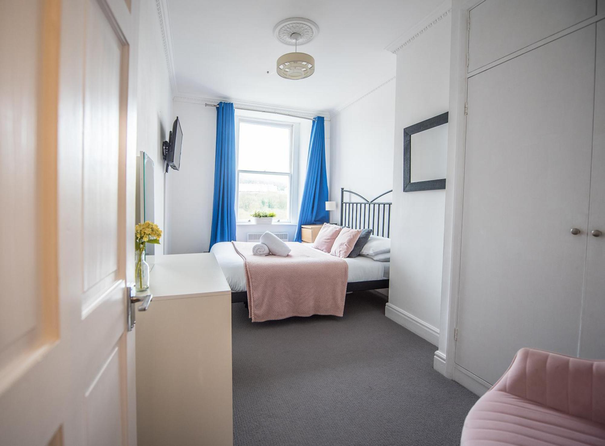 Grosvenor Pad - Lovely 2-bed Flat - Free On Street Parking