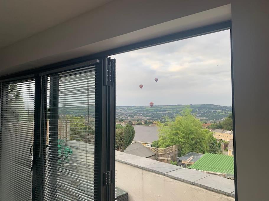 Entire With 2 Car Parking.stunning Views Bath