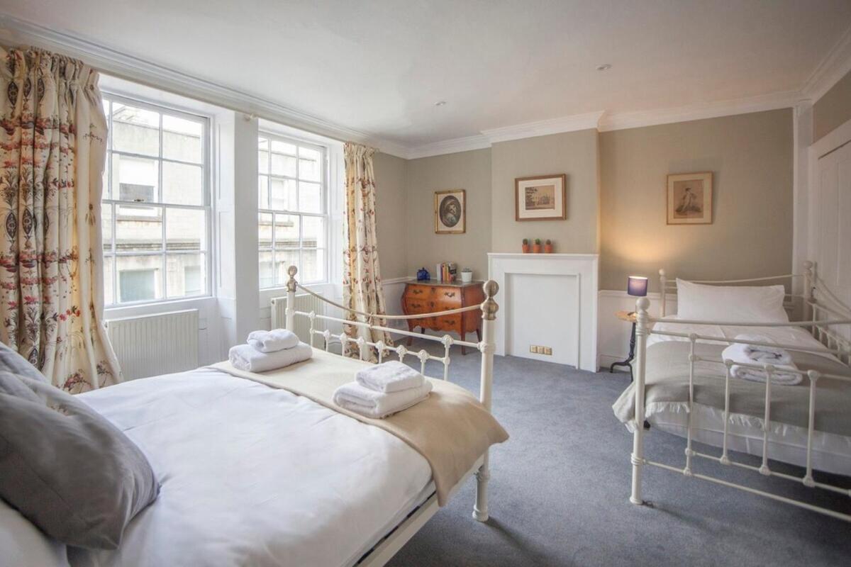 The Georgian Townhouse @ Pierrepont Place Apartment *