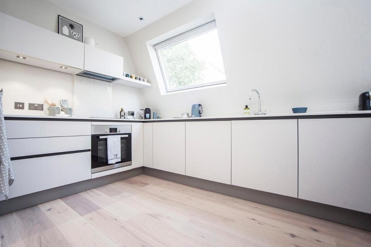 Apartment Stylish Wood Street