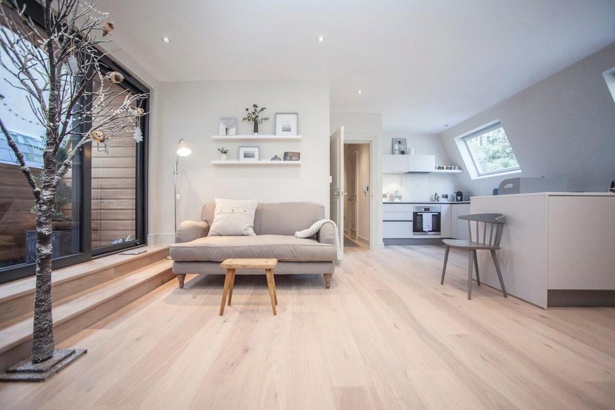 Apartment Stylish Wood Street Bath