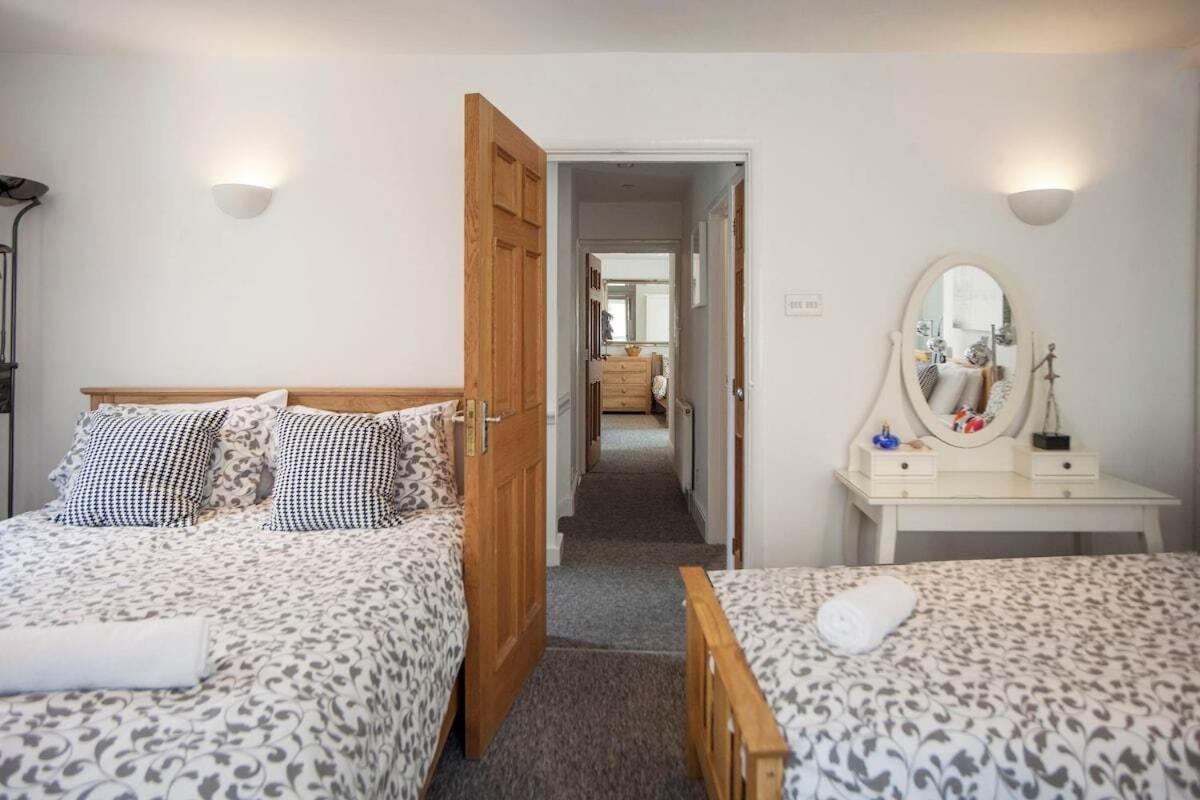 The Roof Terrace Maisonette - Centre Apartment *