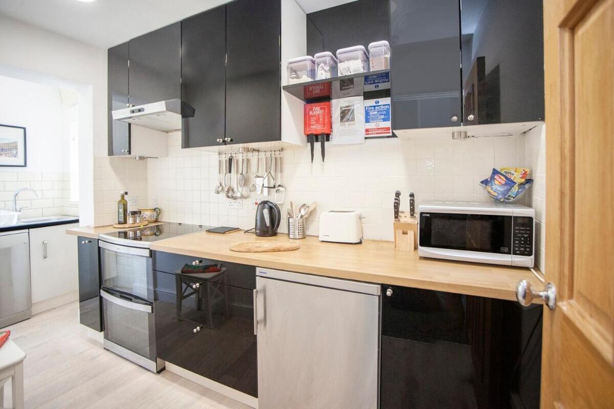 The Roof Terrace Maisonette - Centre Apartment