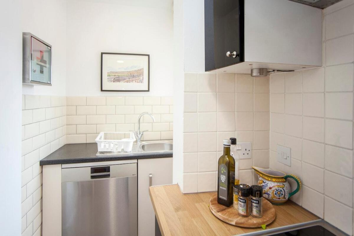 The Roof Terrace Maisonette - Centre Apartment