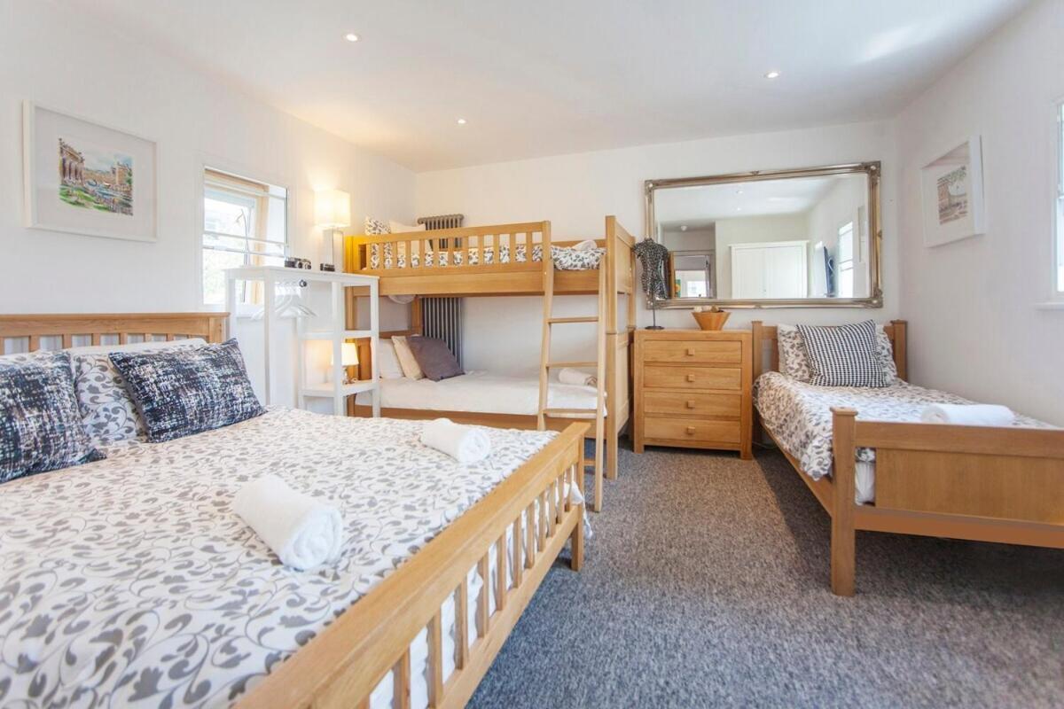 The Roof Terrace Maisonette - Centre Apartment