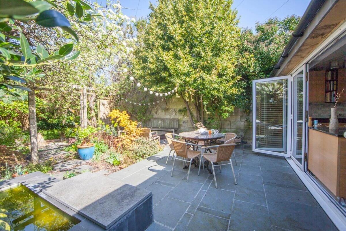 ※ Relaxing Home- Parking & Gorgeous Gardens
