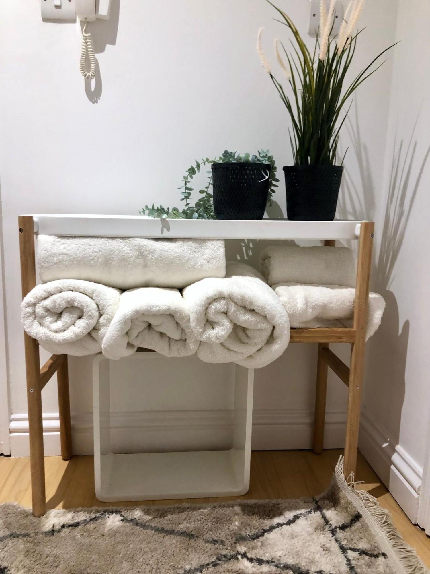 Superbly Located 2 Bedroom Luxury Bath