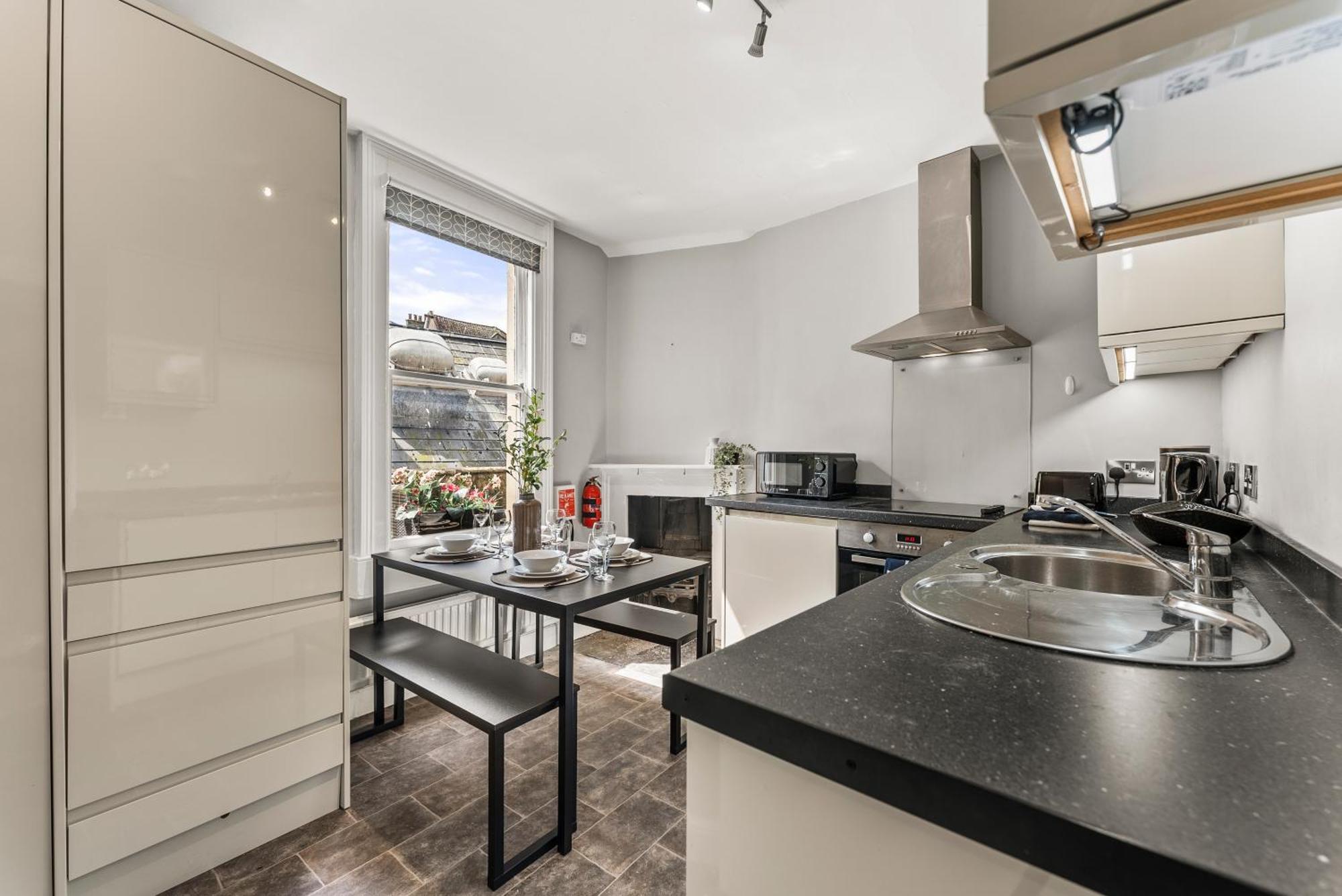 Modern In The Heart Of Apartment Bath