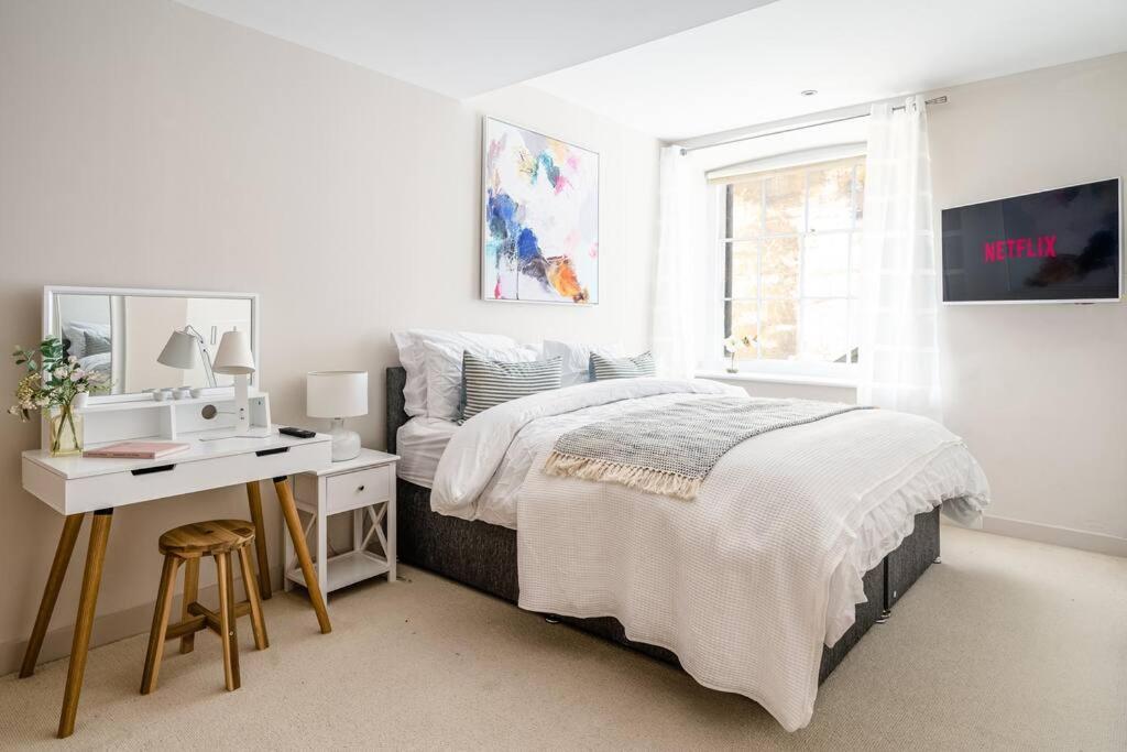 Stunning 2 Bedroom In Converted Chapel * Bath