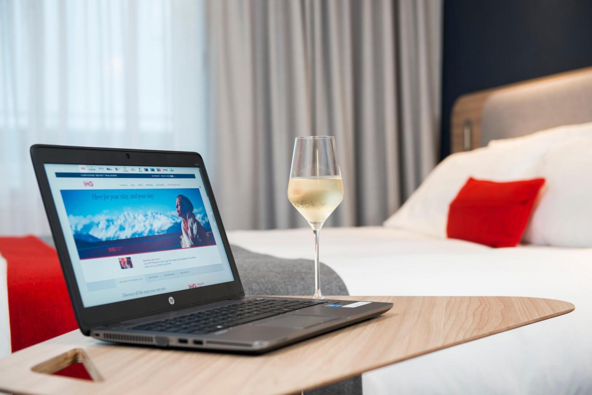 Express By Ihg Hotel Bath