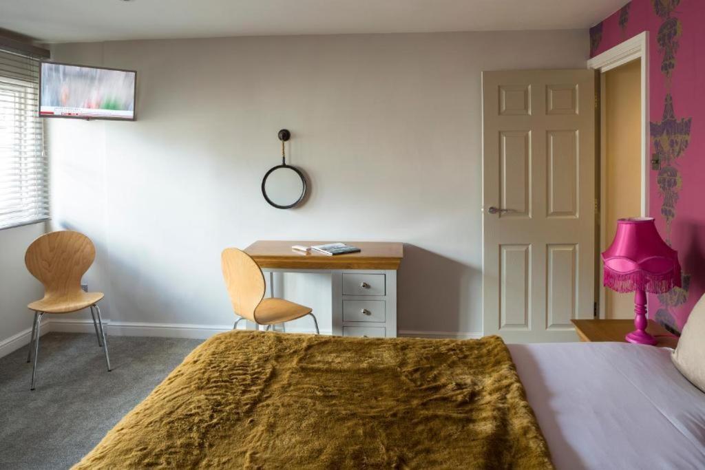 Apartment Dream - Queen Street