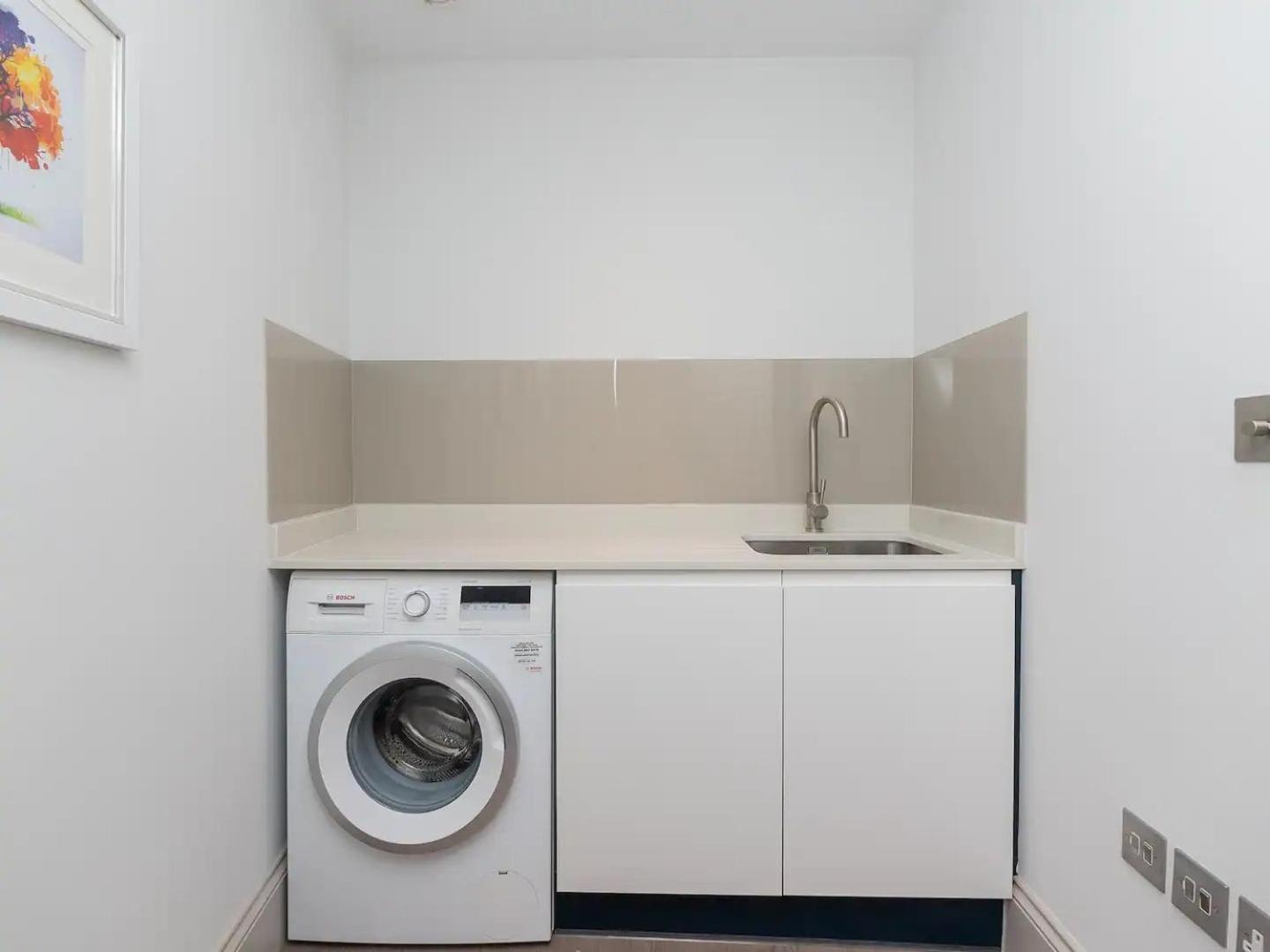 Pass The Keys Stylish 2-bed In The Heart Of Bath. Bath