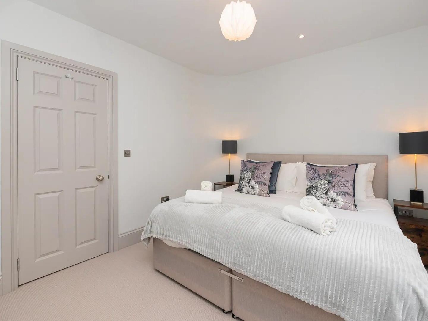 Apartment Pass The Keys Stylish 2-bed In The Heart Of Bath.