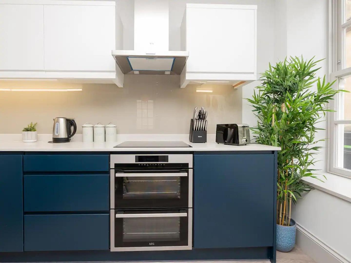 Pass The Keys Stylish 2-bed In The Heart Of Bath. * Bath