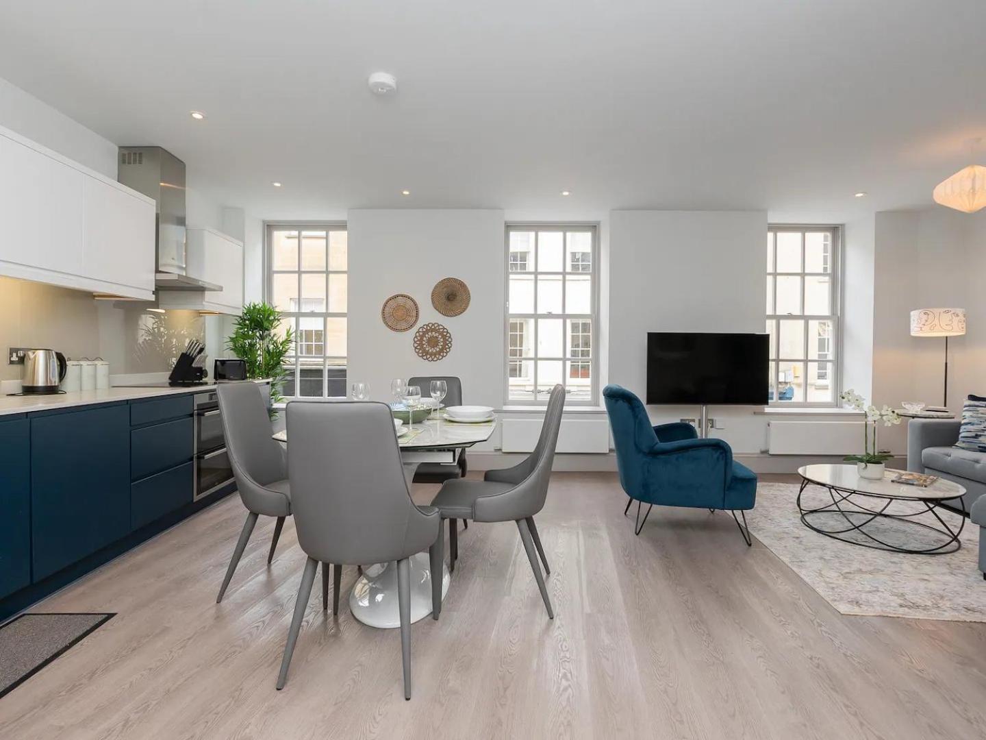 Apartment Pass The Keys Stylish 2-bed In The Heart Of Bath.