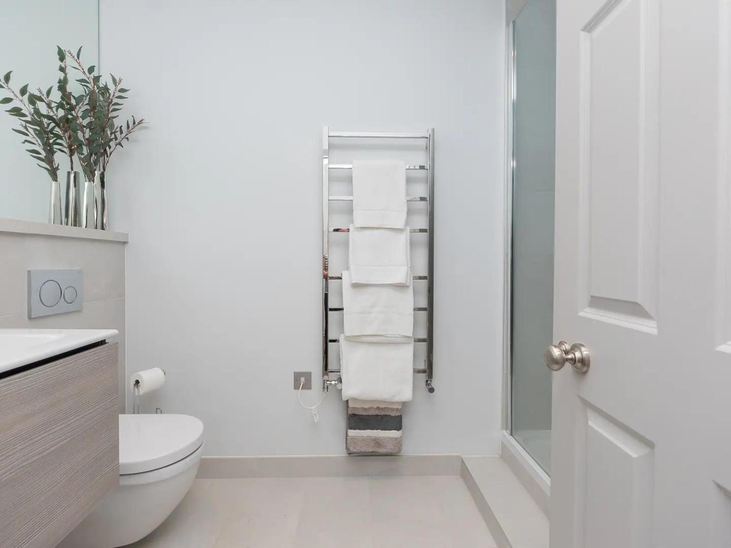 Pass The Keys Stylish 2-bed In The Heart Of Bath. * Bath