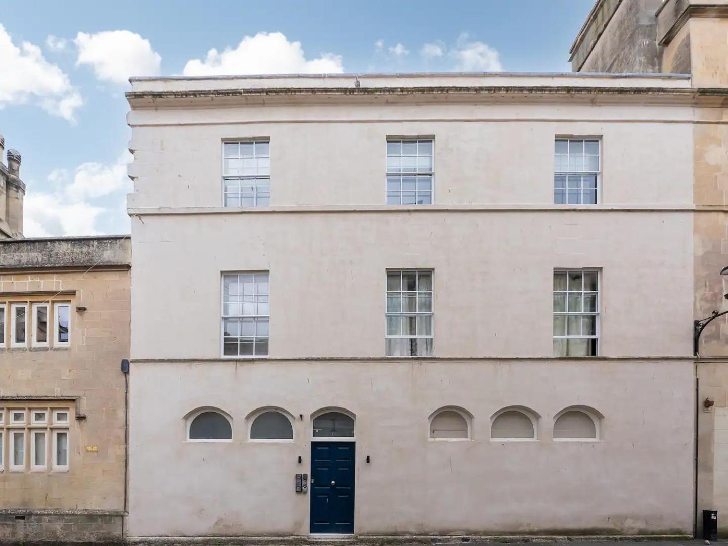 Pass The Keys Stylish 2-bed In The Heart Of Bath. *