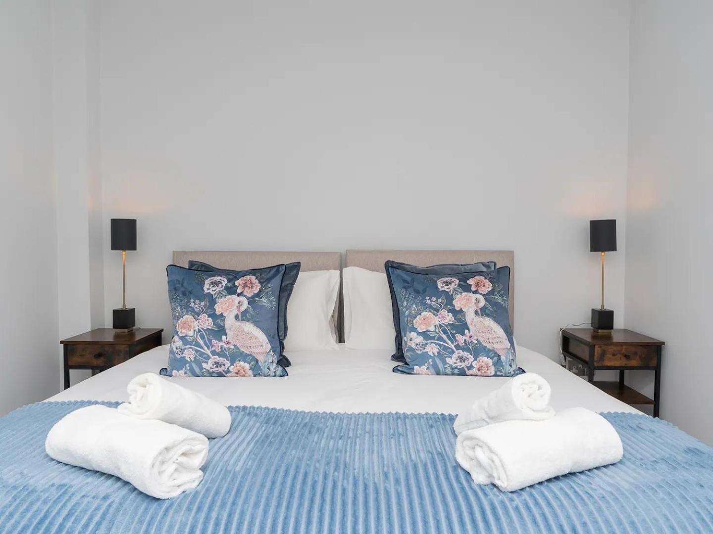 Pass The Keys Stylish 2-bed In The Heart Of Bath. * Bath