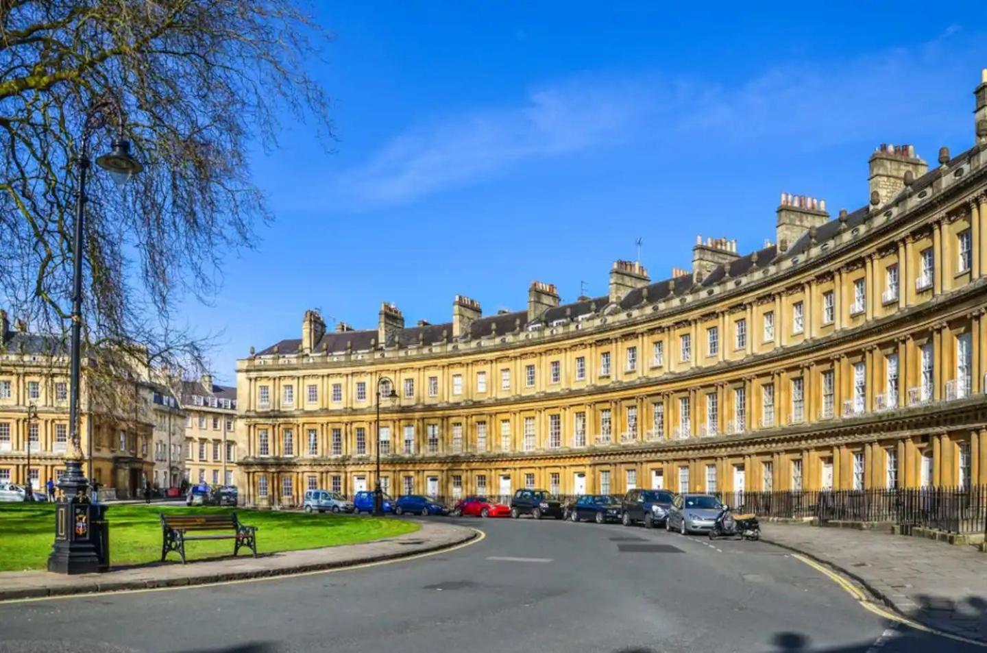 Pass The Keys Stylish 2-bed In The Heart Of Bath. Bath