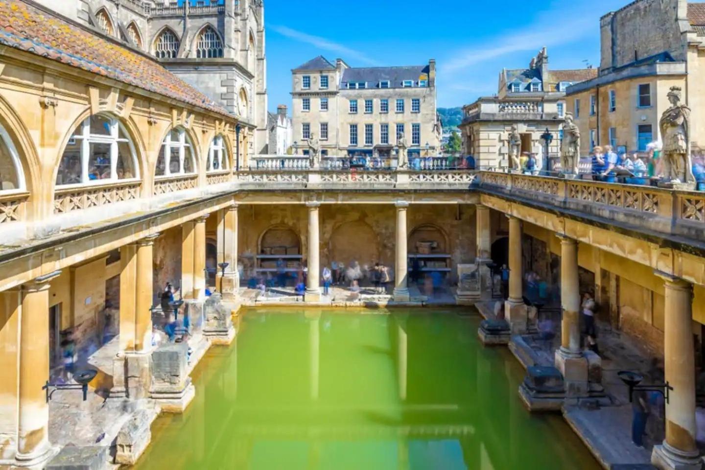 Pass The Keys Stylish 2-bed In The Heart Of Bath. * Bath