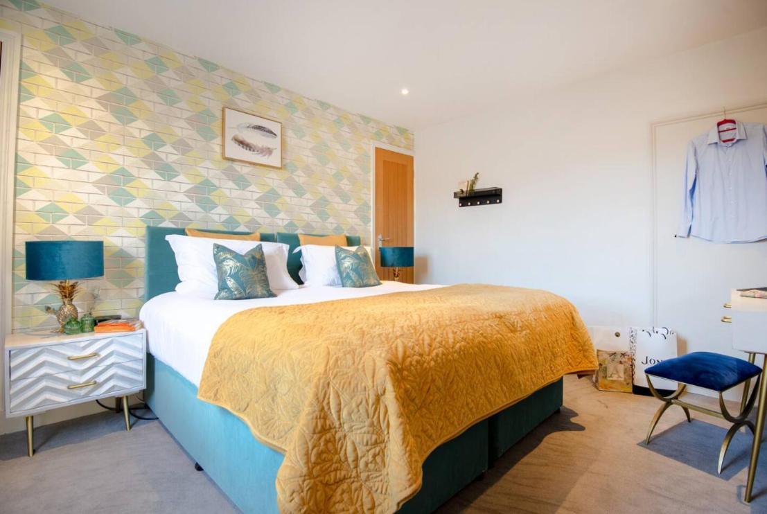 Dream - Haringtons Place *