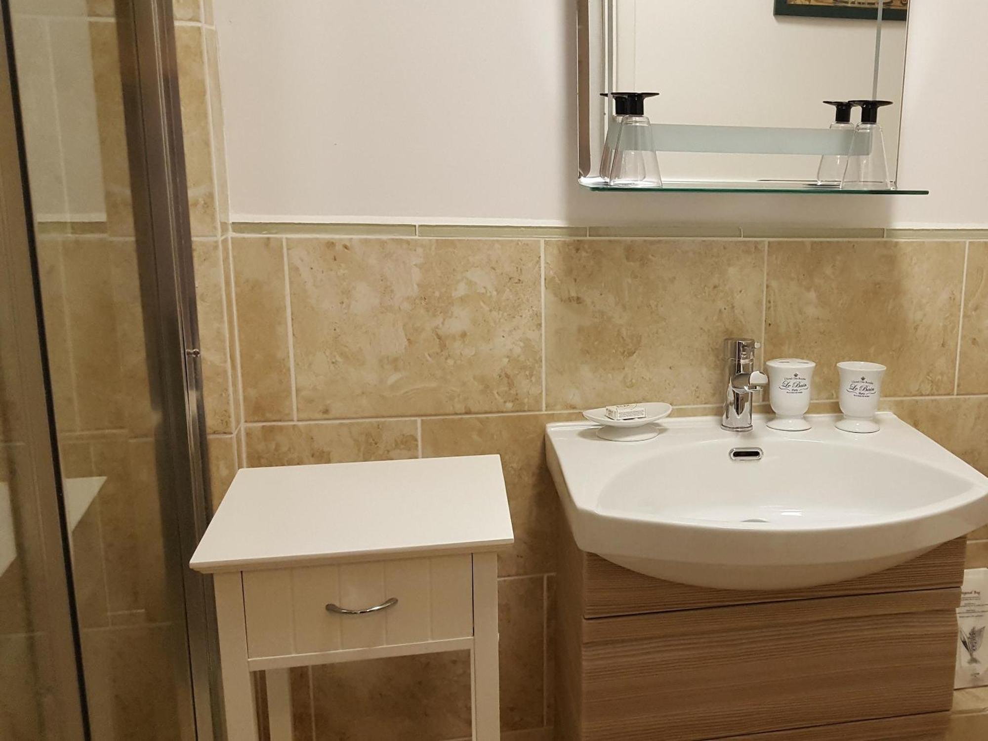 Guest house White Bath