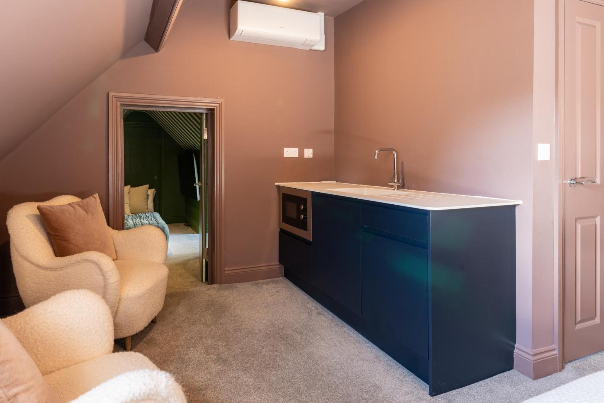 Silcox House Apartment