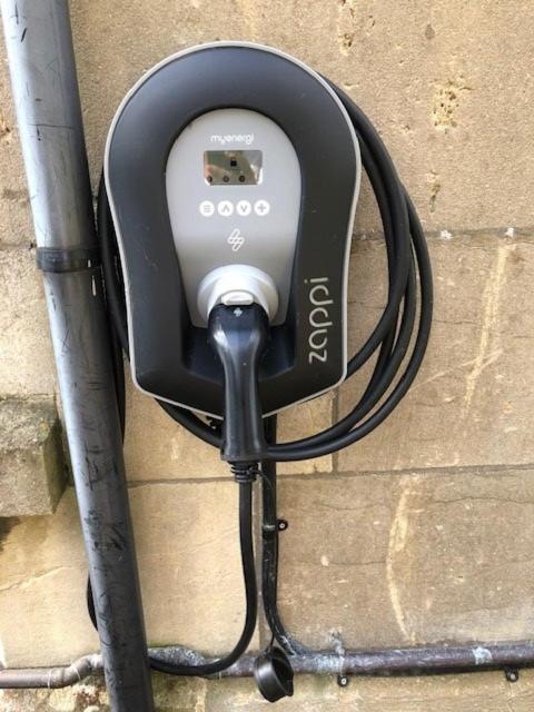 New -bright -fresh - With Parking & For Electric Cars Apartment