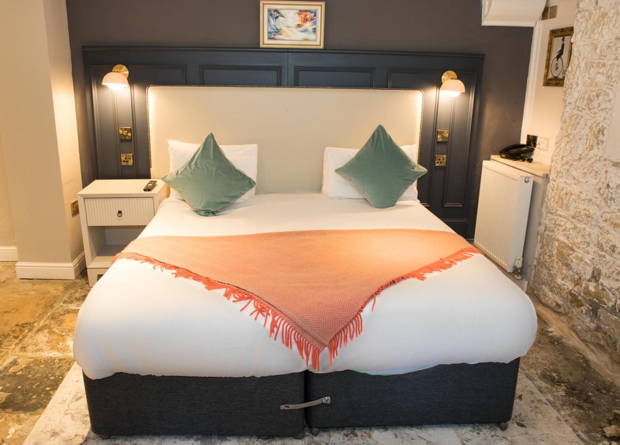 Hotel Henrietta House, A Member Of Radisson Individuals 4*