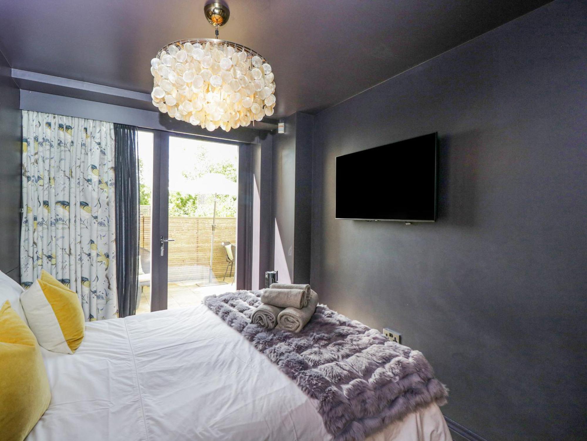 35 Hope Place *