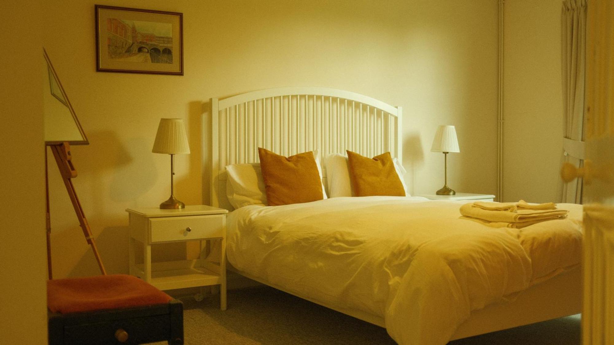 Lodge Spacious In Bath, Nature And City!