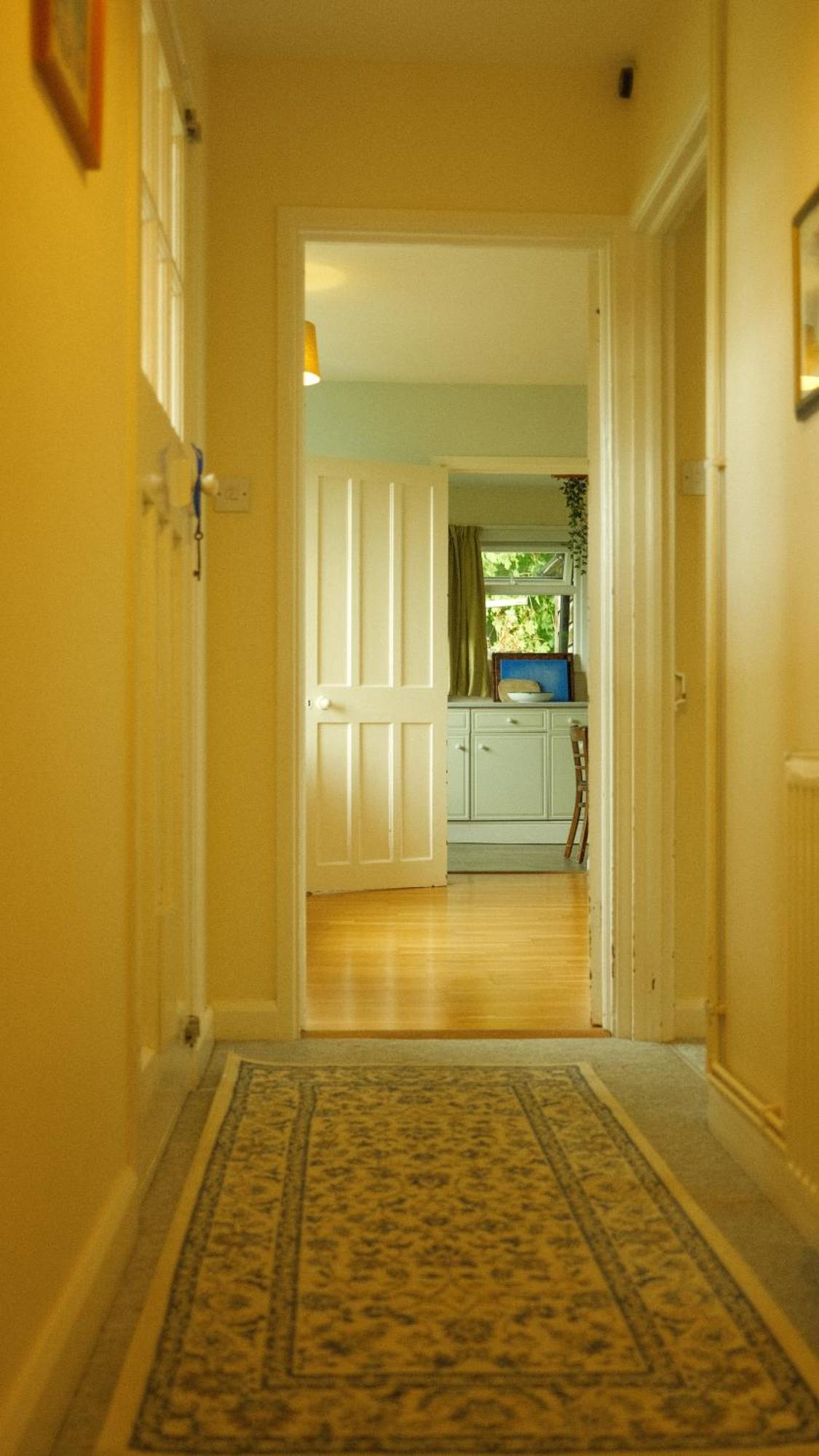 Spacious In Bath, Nature And City! *