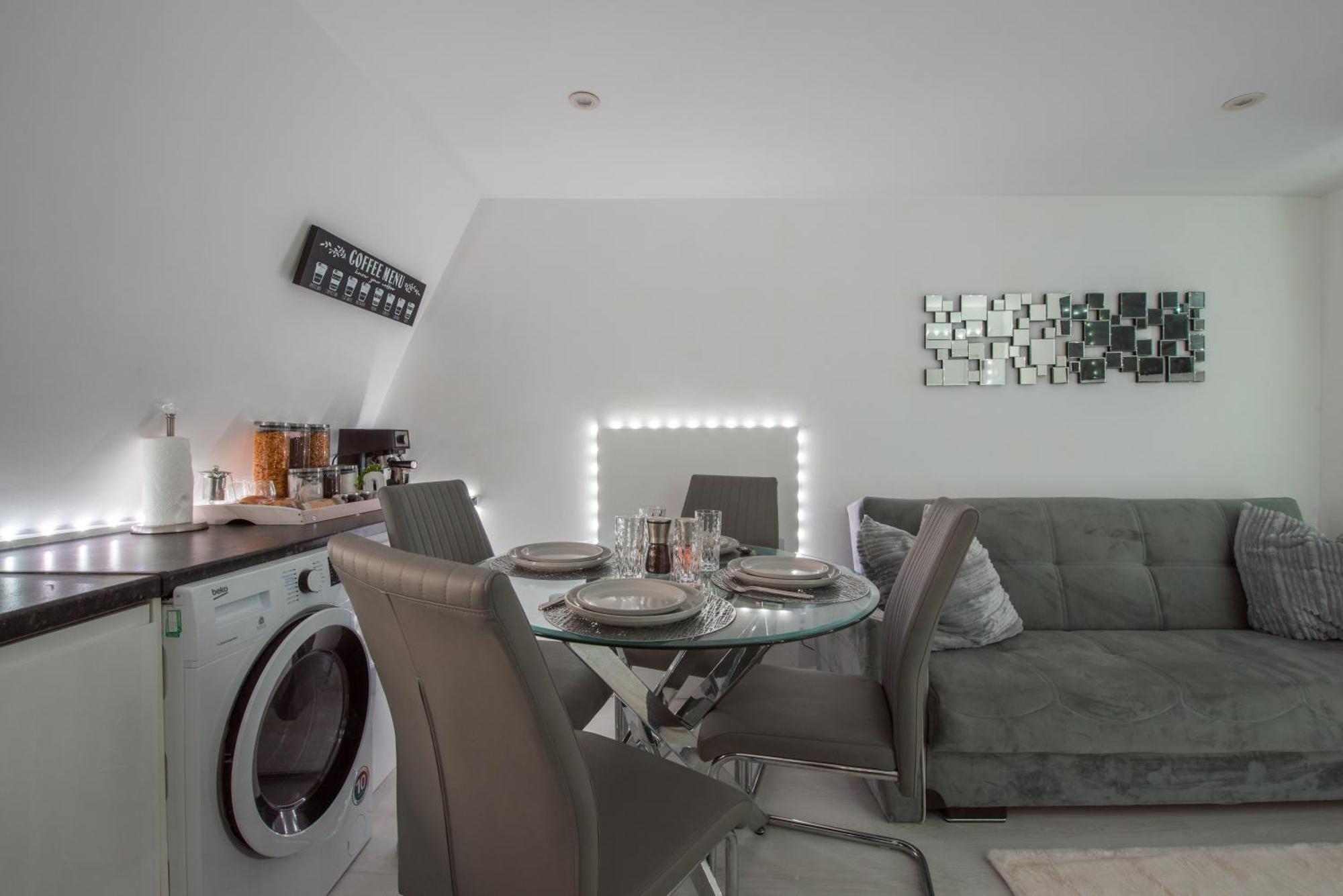 Apartment Parade Gardens Boutique Apartments- Central, Grade I Listed, 4k Tvs, Hidden Views Bath