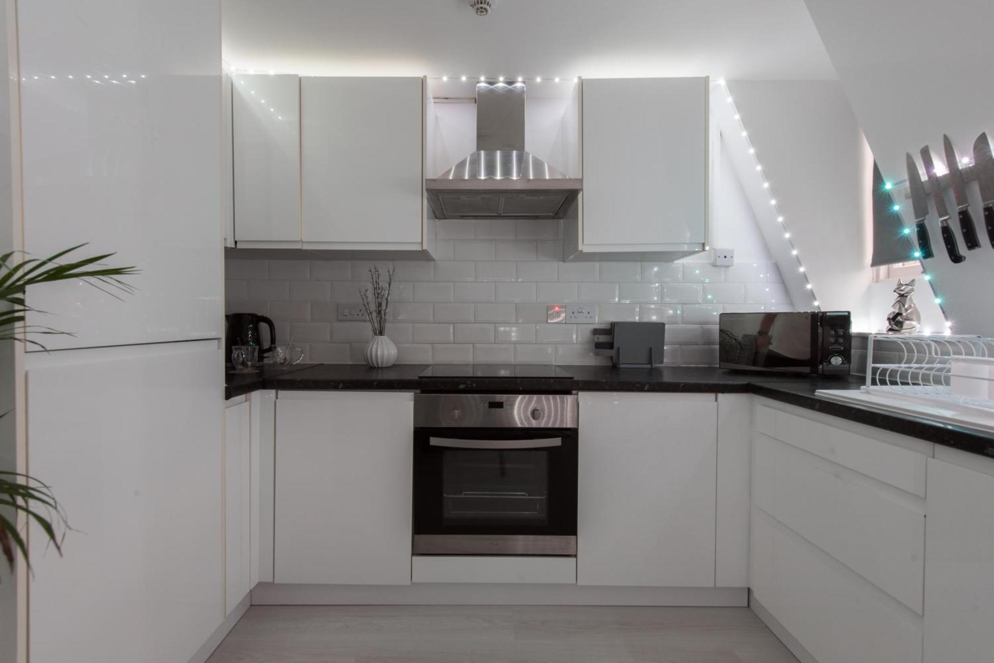 Apartment Parade Gardens Boutique Apartments- Central, Grade I Listed, 4k Tvs, Hidden Views Bath