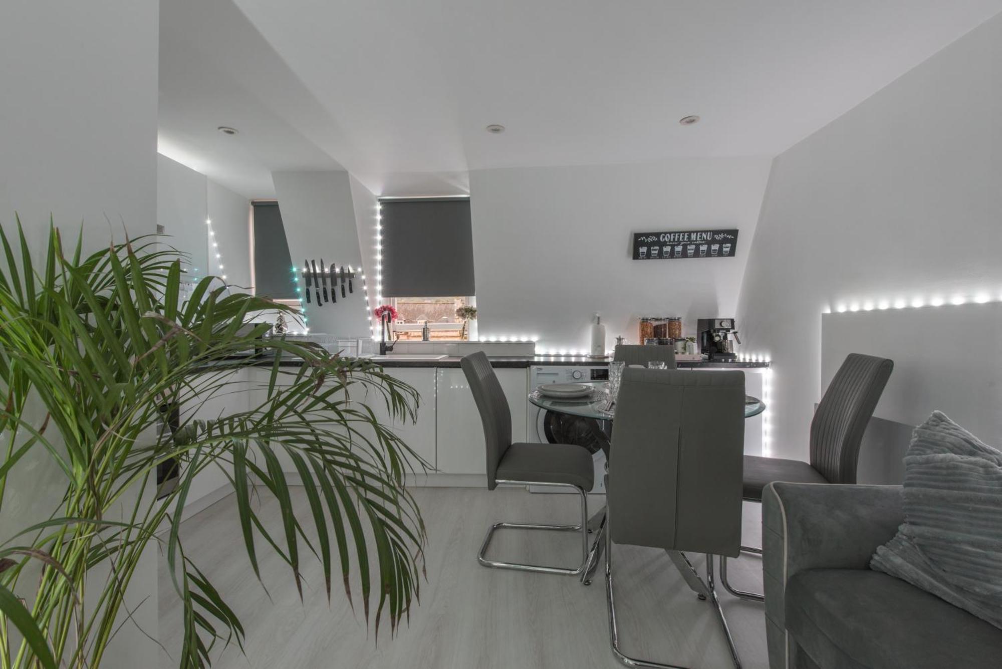 Parade Gardens Boutique Apartments- Central, Grade I Listed, 4k Tvs, Hidden Views Apartment *