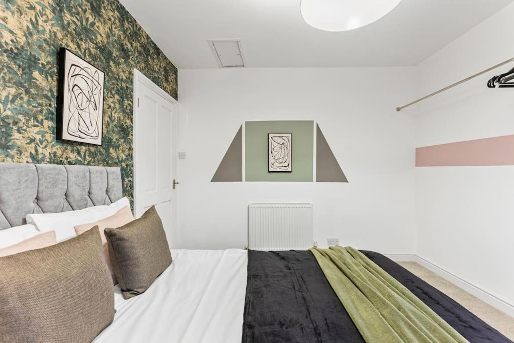 Boutique Abode In Central Bath - Parking
