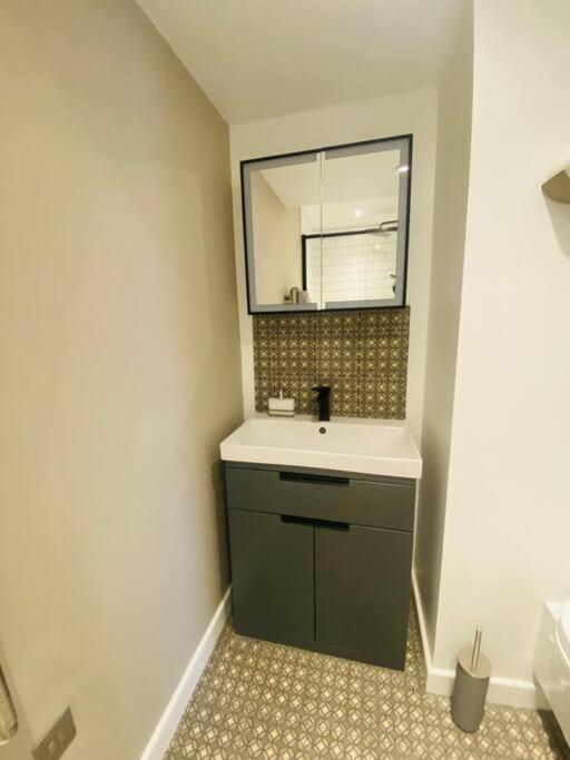 The Sanctuary, Luxury In * Bath