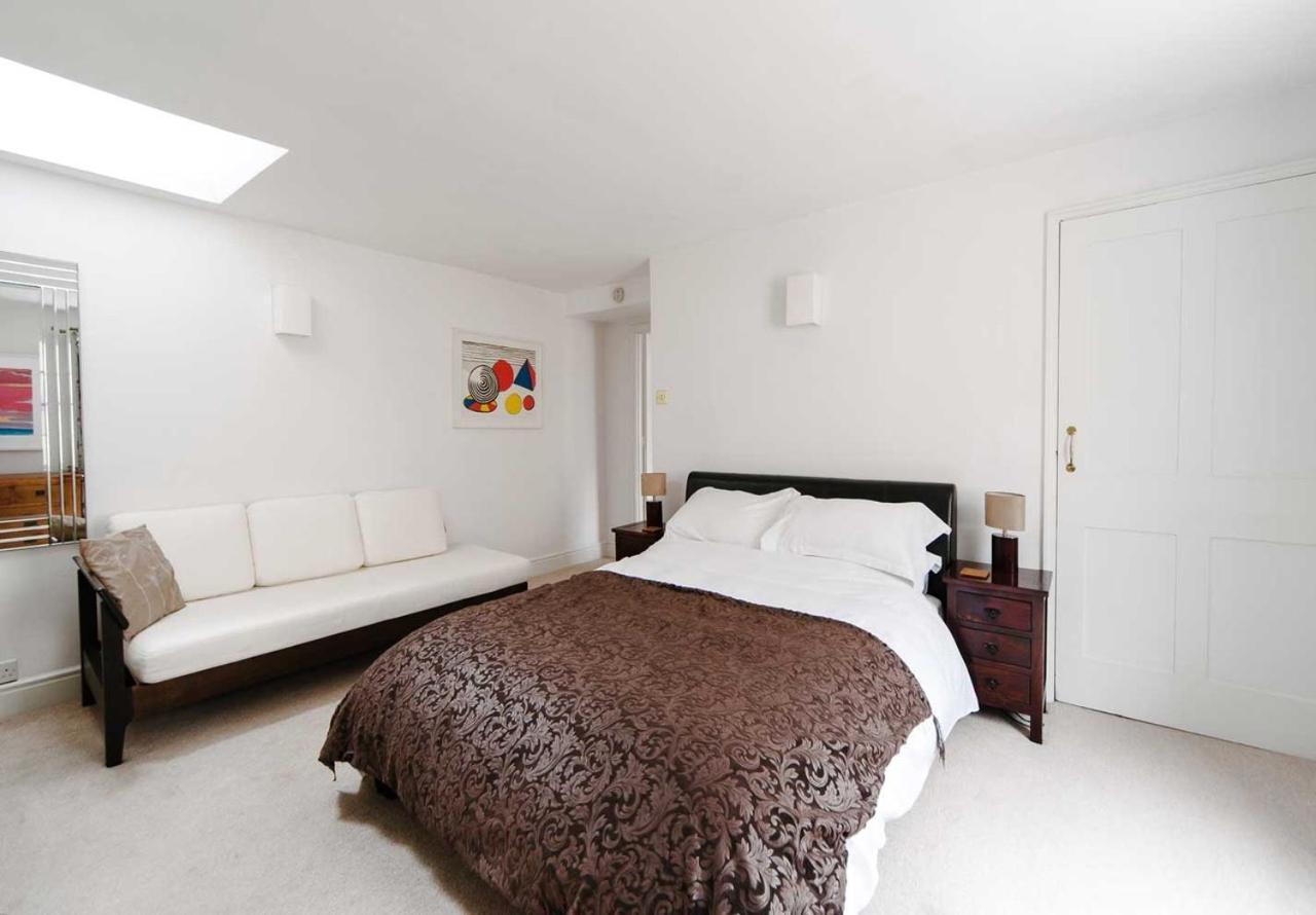 Stylish Three Bedroom In Heart Of Apartment Bath