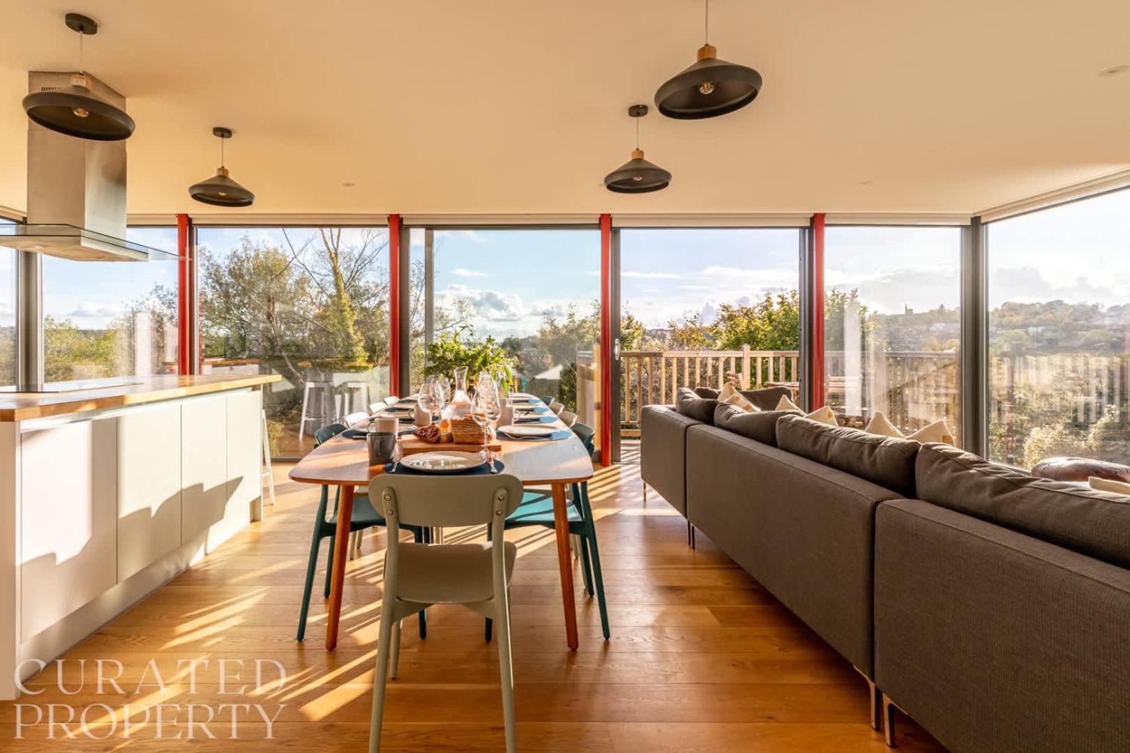 Stunning 5 Bedroom With Garden & Panoramic Views! *