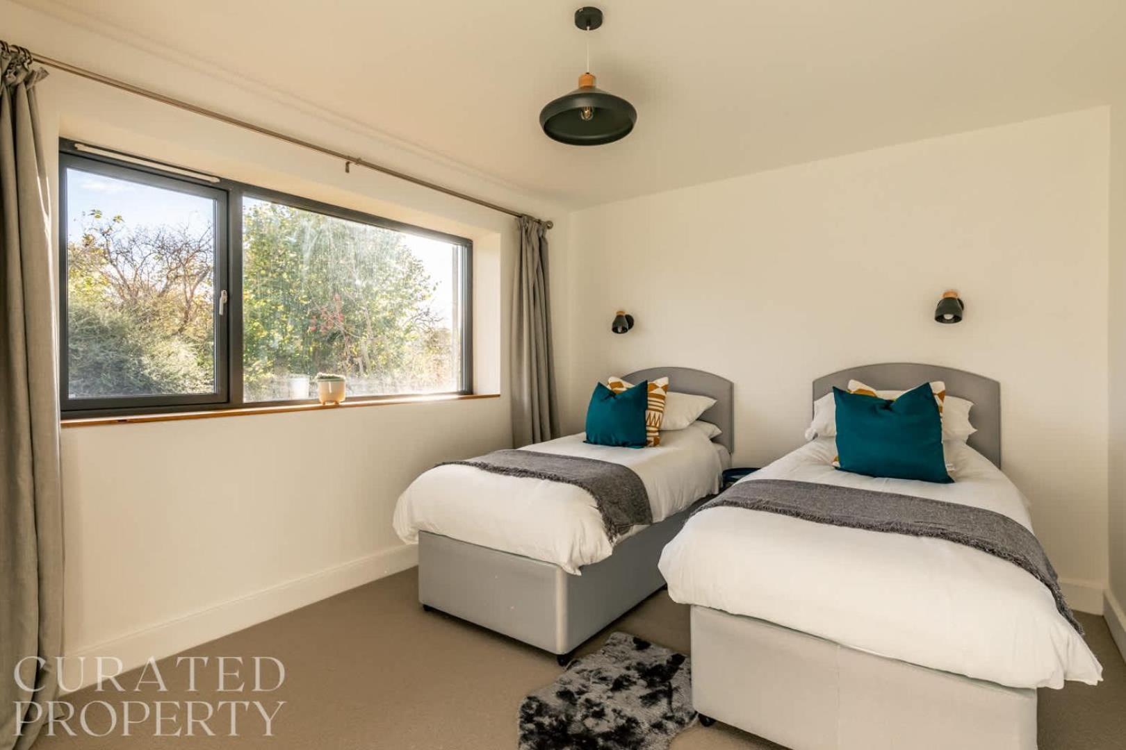 Holiday home Stunning 5 Bedroom With Garden & Panoramic Views! *