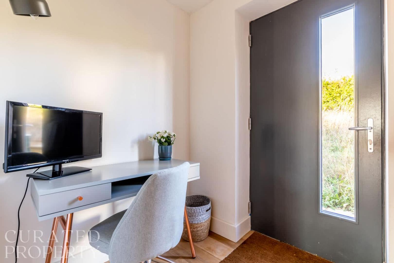Holiday home Stunning 5 Bedroom With Garden & Panoramic Views! Bath