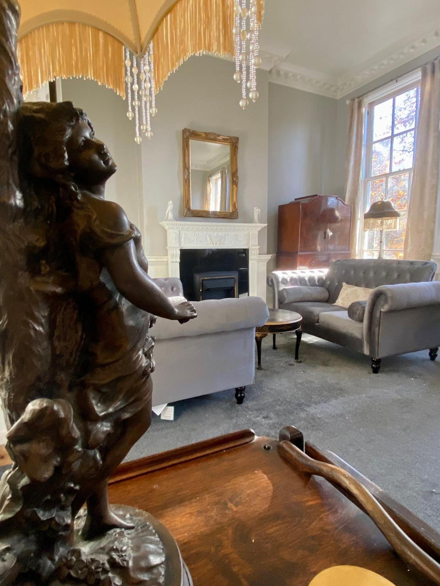 Elegant & Romantic - Entire Flat With 2 Magnificent Views * Bath