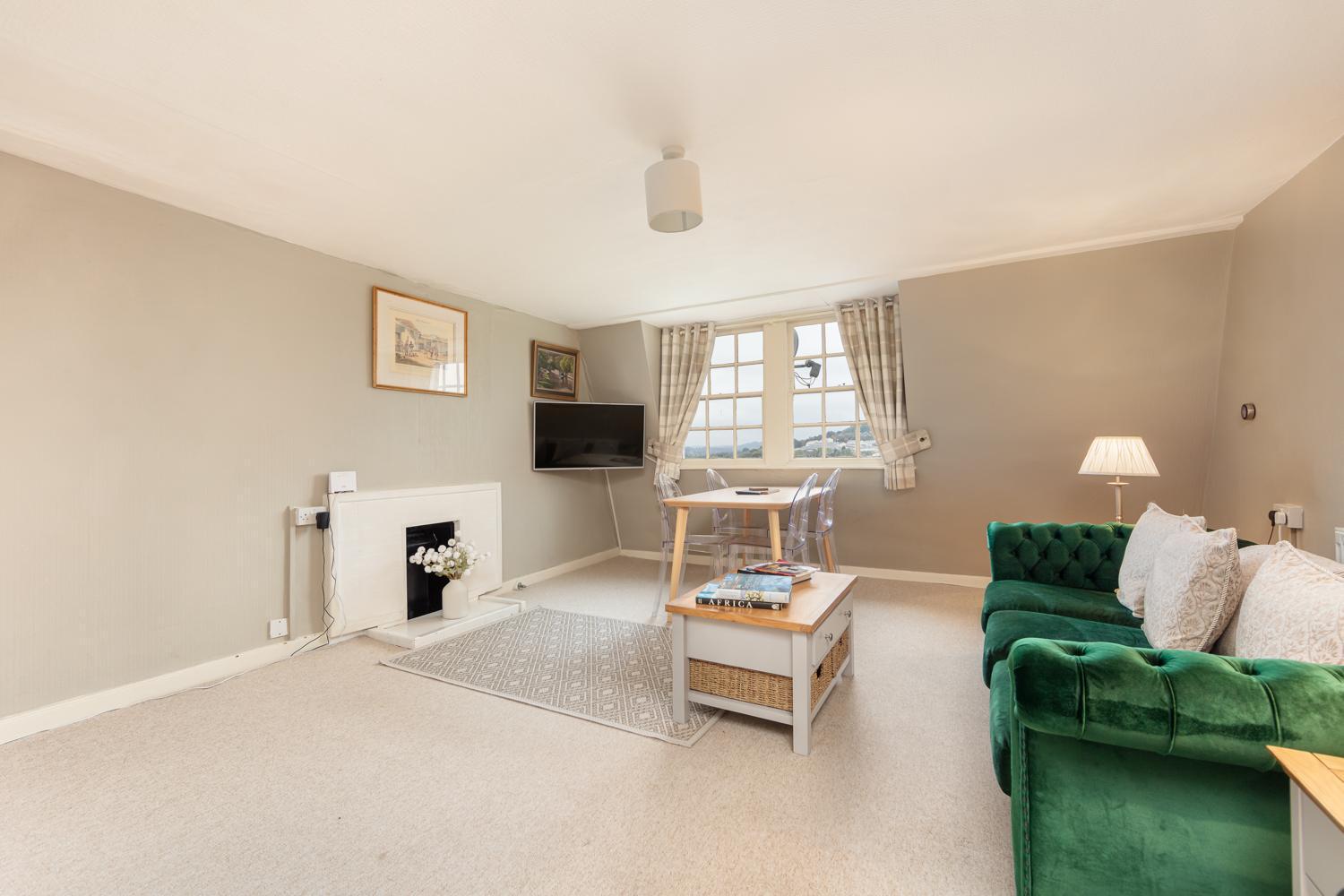 Lovely Georgian Loft In The Very Centre Of Apartment *