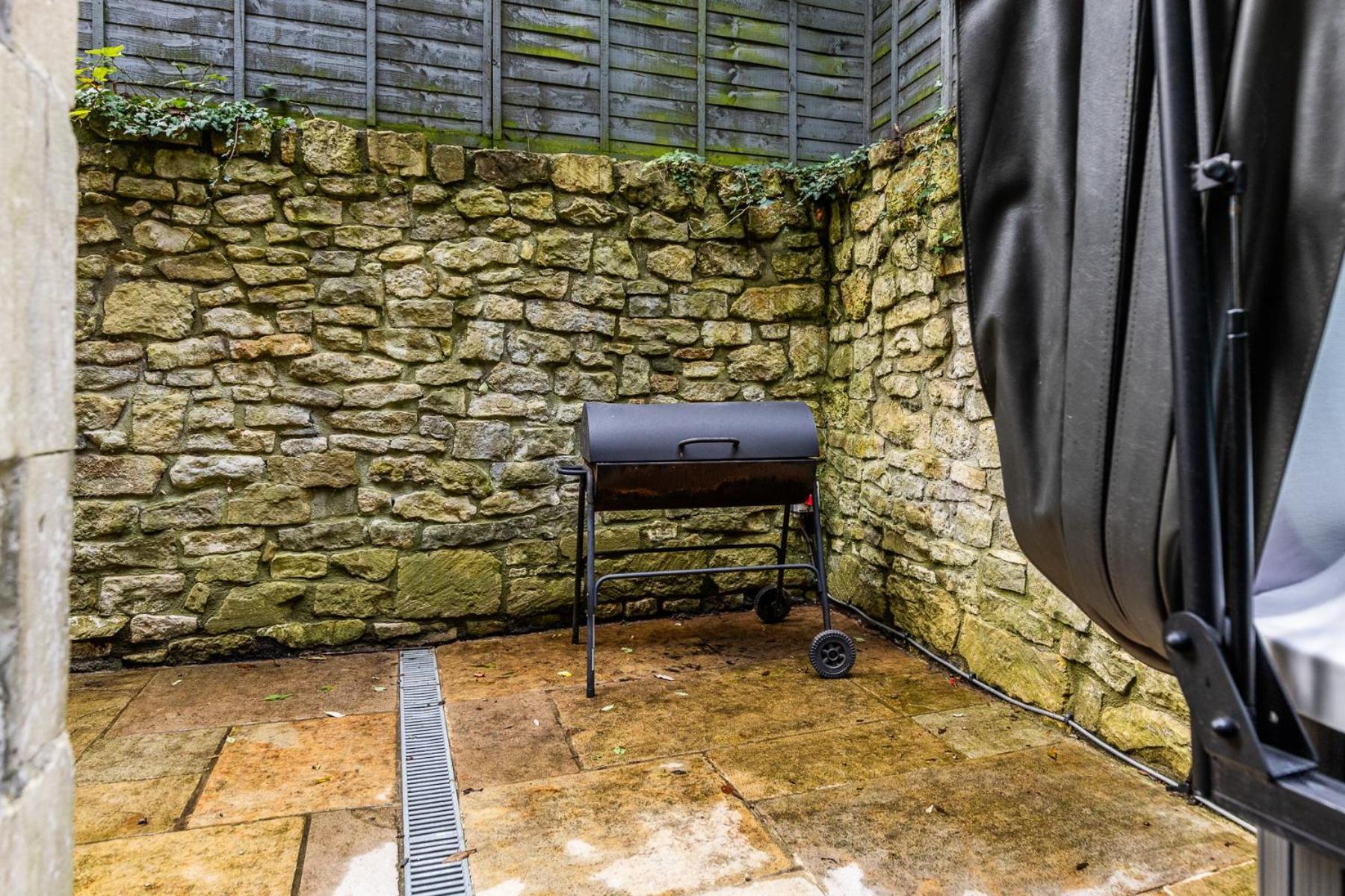 Locksbrook - Hot Tub - Spacious Outdoor Space Apartment *