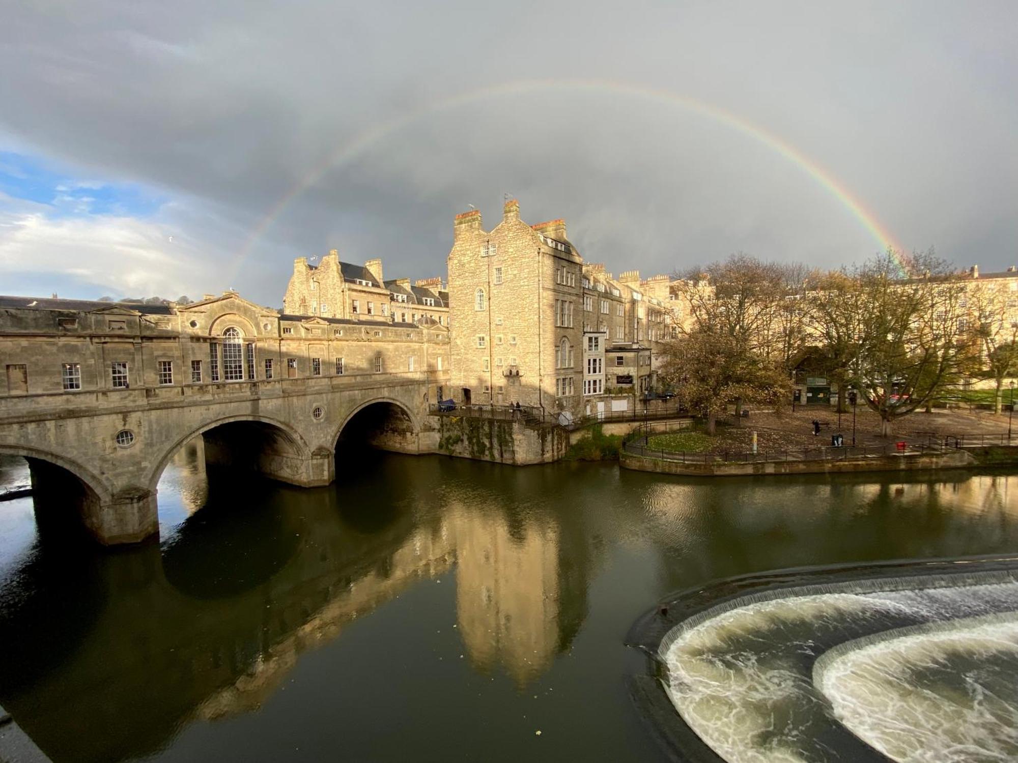 Elegant & Romantic - Entire Flat With 2 Magnificent Views * Bath
