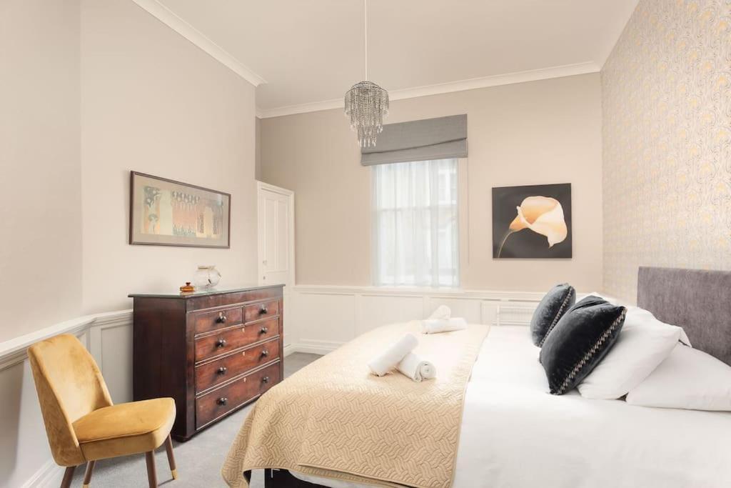 St - Location Bath